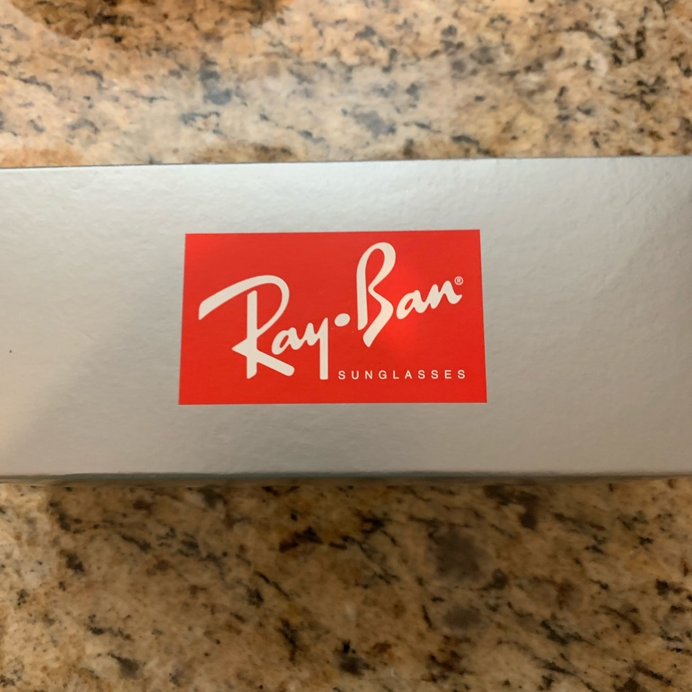NWOT Ray Ban Aviators